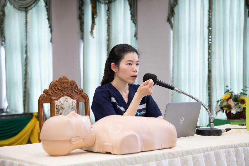 กิจกรรมให้ความรู้ด้านโภชนาการและการเจริญเติบโต  และอบรมการช่วยชีวิตขั้นพื้นฐานและการปฐมพยาบาลเบื้องต้น 