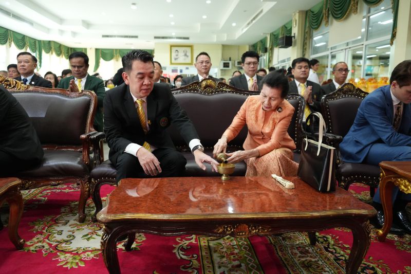 พิธีบำเพ็ญกุศล น้อมรำลึกในพระมหากรุณาธิคุณ  พระบาทสมเด็จพระปรเมนทรมหาอานันทมหิดล พระอัฐมรามาธิบดินทร