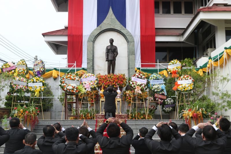 พิธีถวายราชสักการะพระบรมราชานุสาวรีย์  พระบาทสมเด็จพระปรเมนทรมหาอานันทมหิดล พระอัฐมรามาธิบดินทร