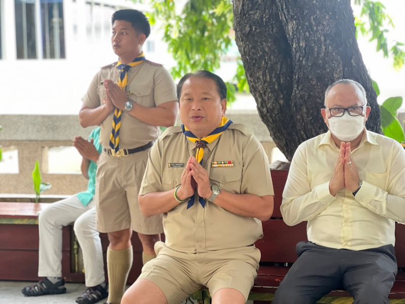 กิจกรรมทำบุญตักบาตรในช่วงเช้า ณ วัดเทพศิรินทราวาส