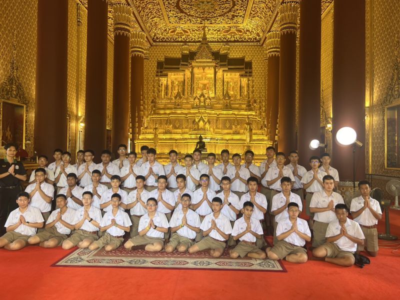 กิจกรรมทำบุญตักบาตรในช่วงเช้า ณ วัดเทพศิรินทราวาส