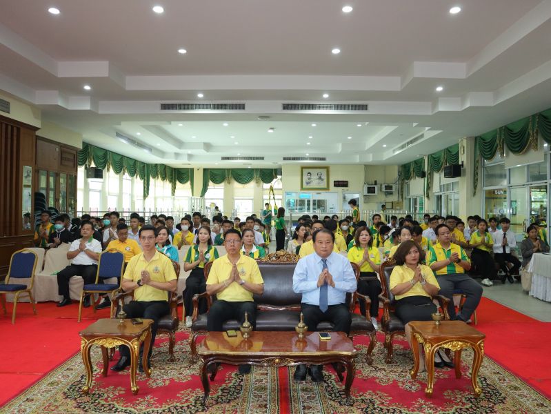 กิจกรรมทำบุญเนื่องในวันพระใหญ่ ณ ห้องประชุมเทิดพระเกียรติ โรงเรียนเทพศิรินทร์