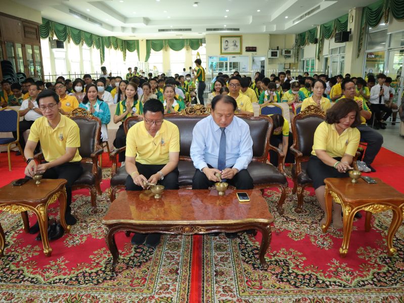 กิจกรรมทำบุญเนื่องในวันพระใหญ่ ณ ห้องประชุมเทิดพระเกียรติ โรงเรียนเทพศิรินทร์