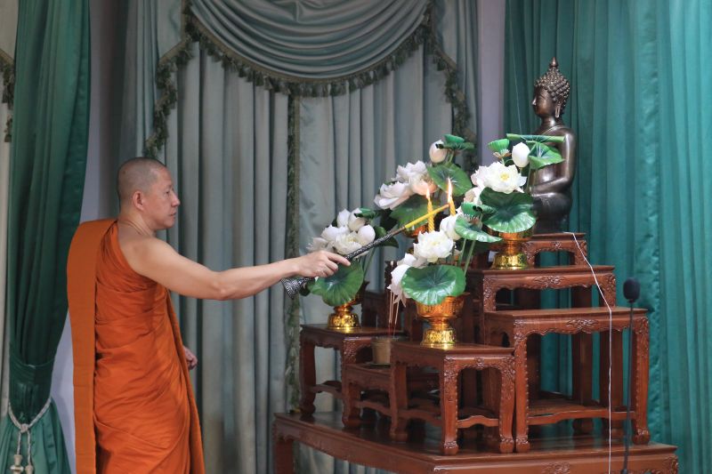 โรงเรียนเทพศิรินทร์ จัดพิธีหล่อเทียนจำนำพรรษา