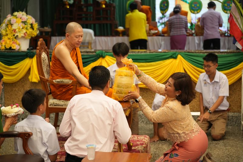 โรงเรียนเทพศิรินทร์ จัดพิธีหล่อเทียนจำนำพรรษา