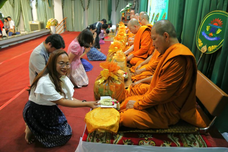 โรงเรียนเทพศิรินทร์ จัดพิธีหล่อเทียนจำนำพรรษา