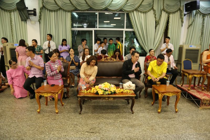 โรงเรียนเทพศิรินทร์ จัดพิธีหล่อเทียนจำนำพรรษา