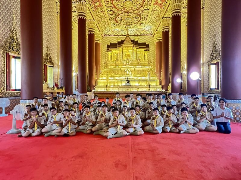 กิจกรรมทำบุญตักบาตรในช่วงเช้า ณ วัดเทพศิรินทราวาส