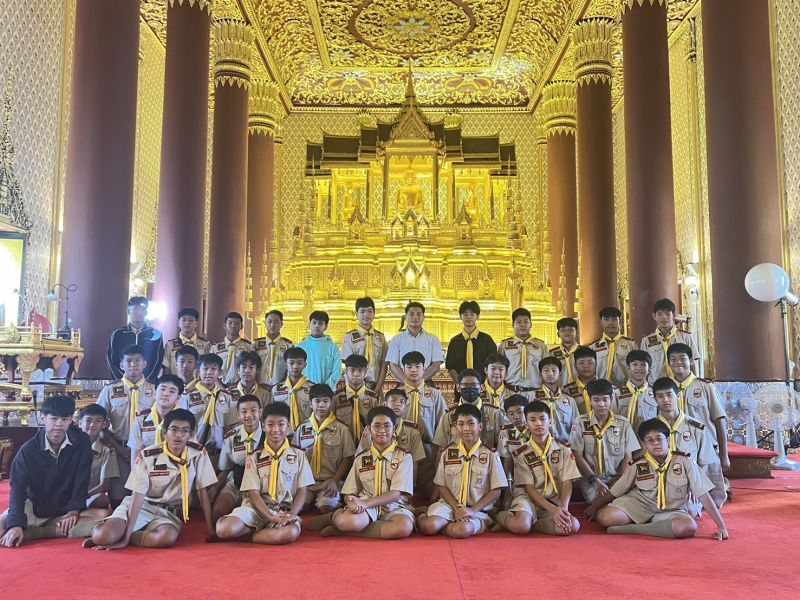 กิจกรรมทำบุญตักบาตรในช่วงเช้า ณ วัดเทพศิรินทราวาส