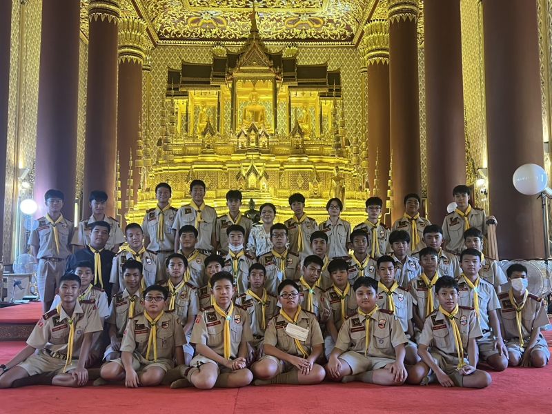 กิจกรรมทำบุญตักบาตรในช่วงเช้า ณ วัดเทพศิรินทราวาส