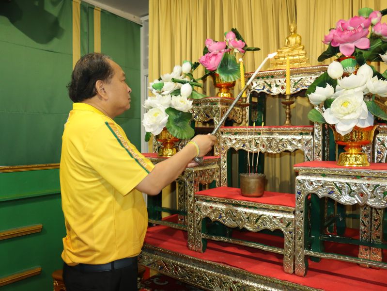 กิจกรรมทำบุญเนื่องในวันพระใหญ่ ณ ห้องประชุมเทิดพระเกียรติ โรงเรียนเทพศิรินทร์