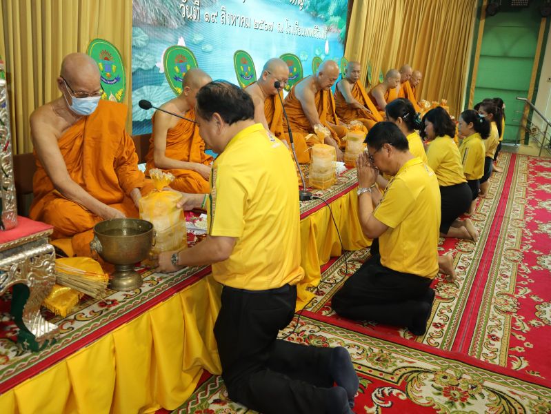 กิจกรรมทำบุญเนื่องในวันพระใหญ่ ณ ห้องประชุมเทิดพระเกียรติ โรงเรียนเทพศิรินทร์