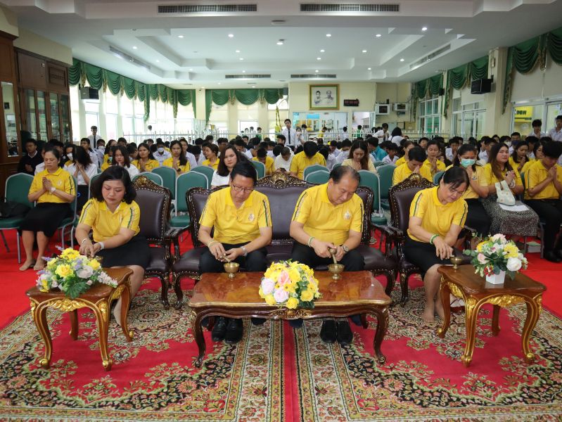 กิจกรรมทำบุญเนื่องในวันพระใหญ่ ณ ห้องประชุมเทิดพระเกียรติ โรงเรียนเทพศิรินทร์