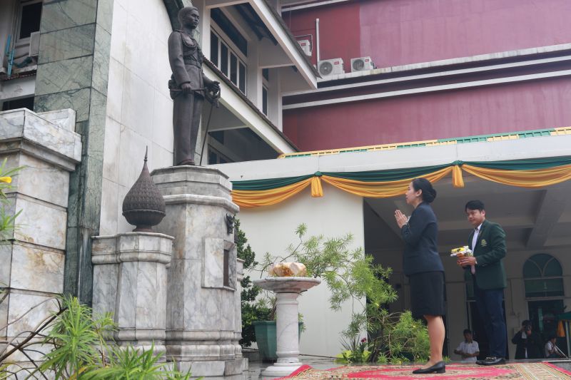 ชาวเทพศิรินทร์แสดงความยินดีและจัดพิธีต้อนรับ  รองผู้อำนวยการ โรงเรียนเทพศิรินทร์ เนื่องในโอกาสเข้ารับตำแหน่ง