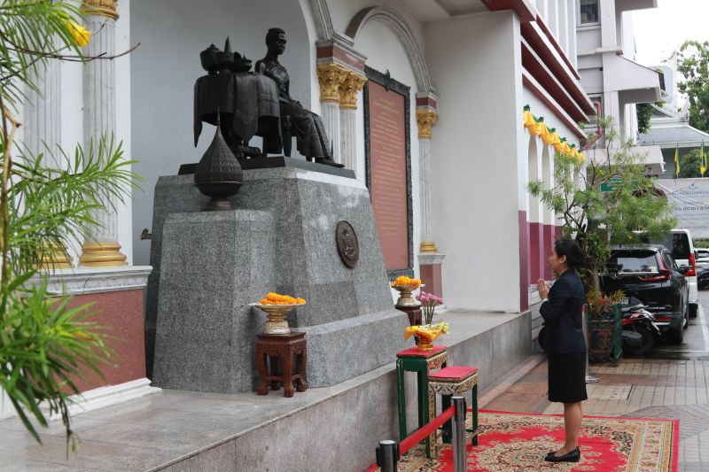 ชาวเทพศิรินทร์แสดงความยินดีและจัดพิธีต้อนรับ  รองผู้อำนวยการ โรงเรียนเทพศิรินทร์ เนื่องในโอกาสเข้ารับตำแหน่ง