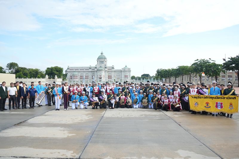 พิธีวางพวงมาลาถวายราชสักการะ เนื่องในวันปิยมหาราช