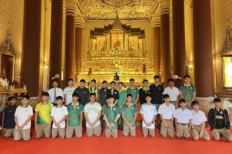 กิจกรรมทำบุญตักบาตรในช่วงเช้า ณ วัดเทพศิรินทราวาส