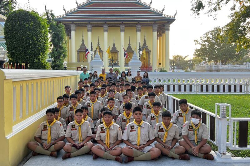 กิจกรรมทำบุญตักบาตรในช่วงเช้า ณ วัดเทพศิรินทราวาส