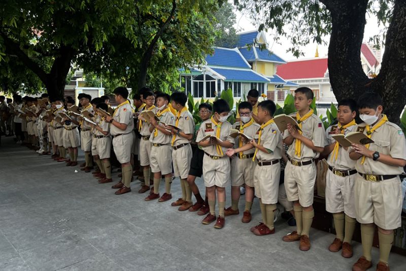 กิจกรรมทำบุญตักบาตรในช่วงเช้า ณ วัดเทพศิรินทราวาส