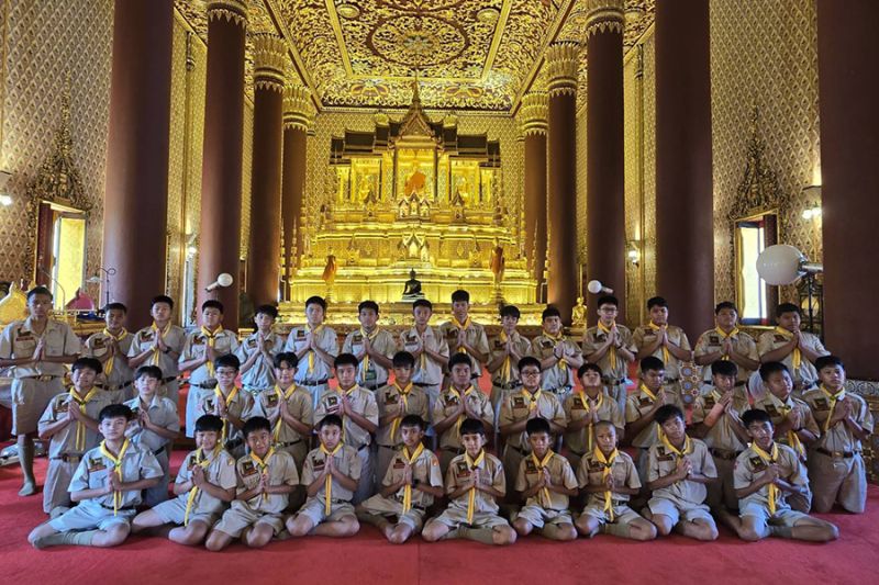 กิจกรรมทำบุญตักบาตรในช่วงเช้า ณ วัดเทพศิรินทราวาส