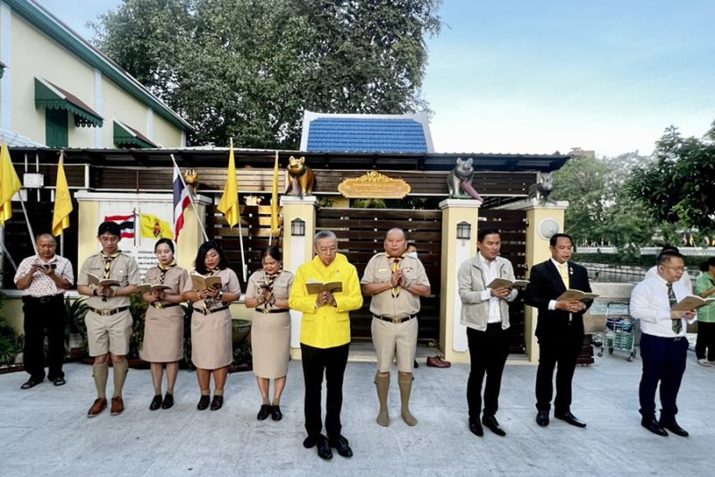 กิจกรรมทำบุญตักบาตรในช่วงเช้า ณ วัดเทพศิรินทราวาส