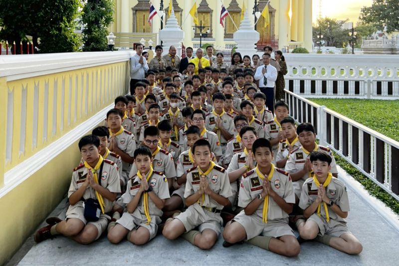 กิจกรรมทำบุญตักบาตรในช่วงเช้า ณ วัดเทพศิรินทราวาส