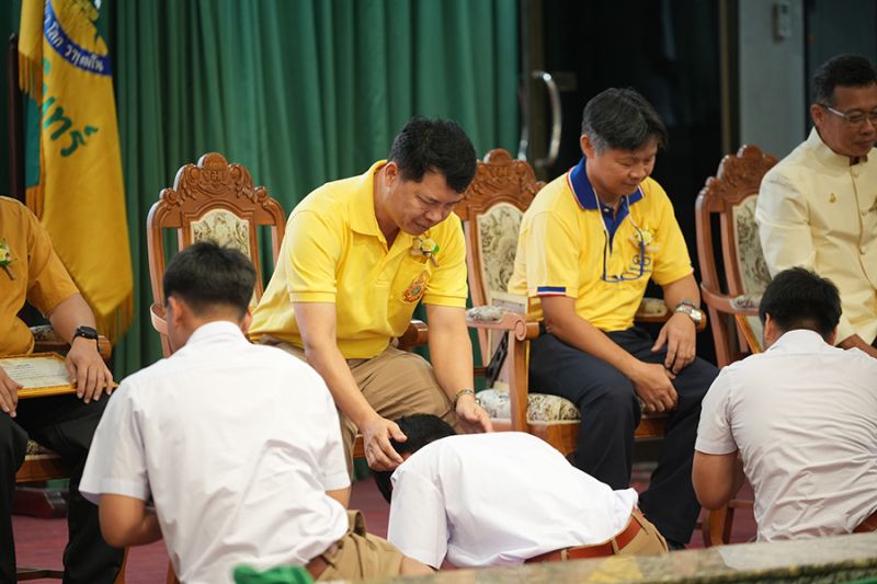 โรงเรียนเทพศิรินทร์ จัดกิจกรรมเทิดพระคุณพ่อ เนื่องในวันคล้าย วันพระราชสมภพ ในหลวงรัชกาลที่ 9 วันชาติ และ วันพ่อแห่งชาติ