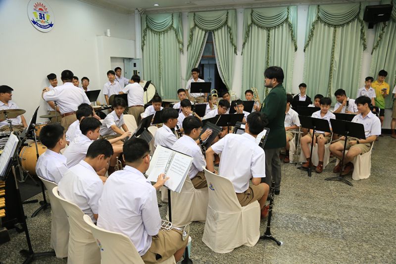 โรงเรียนเทพศิรินทร์ จัดกิจกรรมเทิดพระคุณพ่อ เนื่องในวันคล้าย วันพระราชสมภพ ในหลวงรัชกาลที่ 9 วันชาติ และ วันพ่อแห่งชาติ