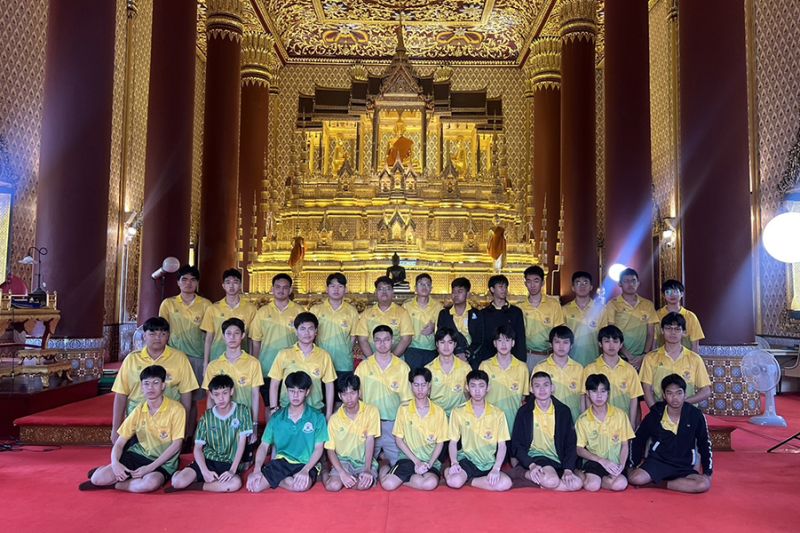 กิจกรรมทำบุญตักบาตรในช่วงเช้า ณ วัดเทพศิรินทราวาส