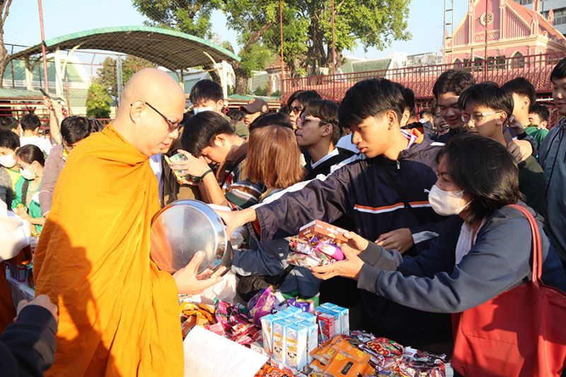 โรงเรียนเทพศิรินทร์ จัดกิจกรรมทำบุญตักบาตร เนื่องในเทศกาลปีใหม่ 2568โรงเรียนเทพศิรินทร์ จัดกิจกรรมทำบุญตักบาตร เนื่องในเทศกาลปีใหม่ 2568