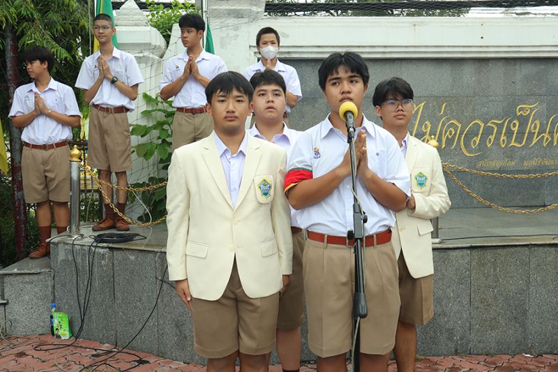 ผู้อำนวยการโรงเรียนเทพศิรินทร์ พร้อมคณะผู้บริหาร และคณะครู ต้อนรับนักเรียน  และทำกิจกรรมร่วมกัน เนื่องในวันแรกของการเปิดการศึกษาภาคเรียนที่ 1 ปีการศึกษา 2568